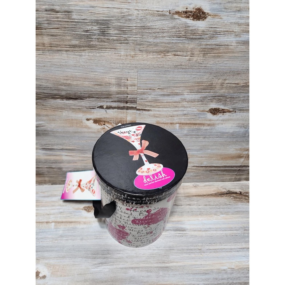 Delish Hugs and‎ Kisses Hand Painted Martini Glass 7oz NIB 229710-MT-GB